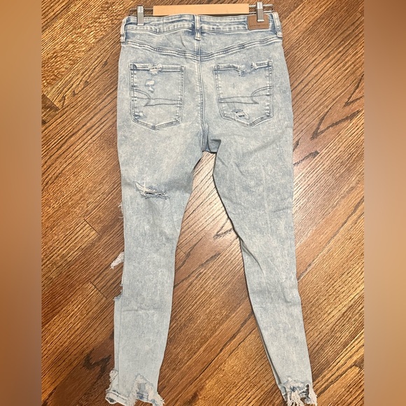 American Eagle Distressed Light Blue Jeans - Picture 2 of 4